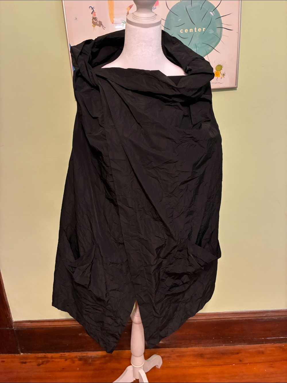 Sun Kim black vest in EUC, size XS